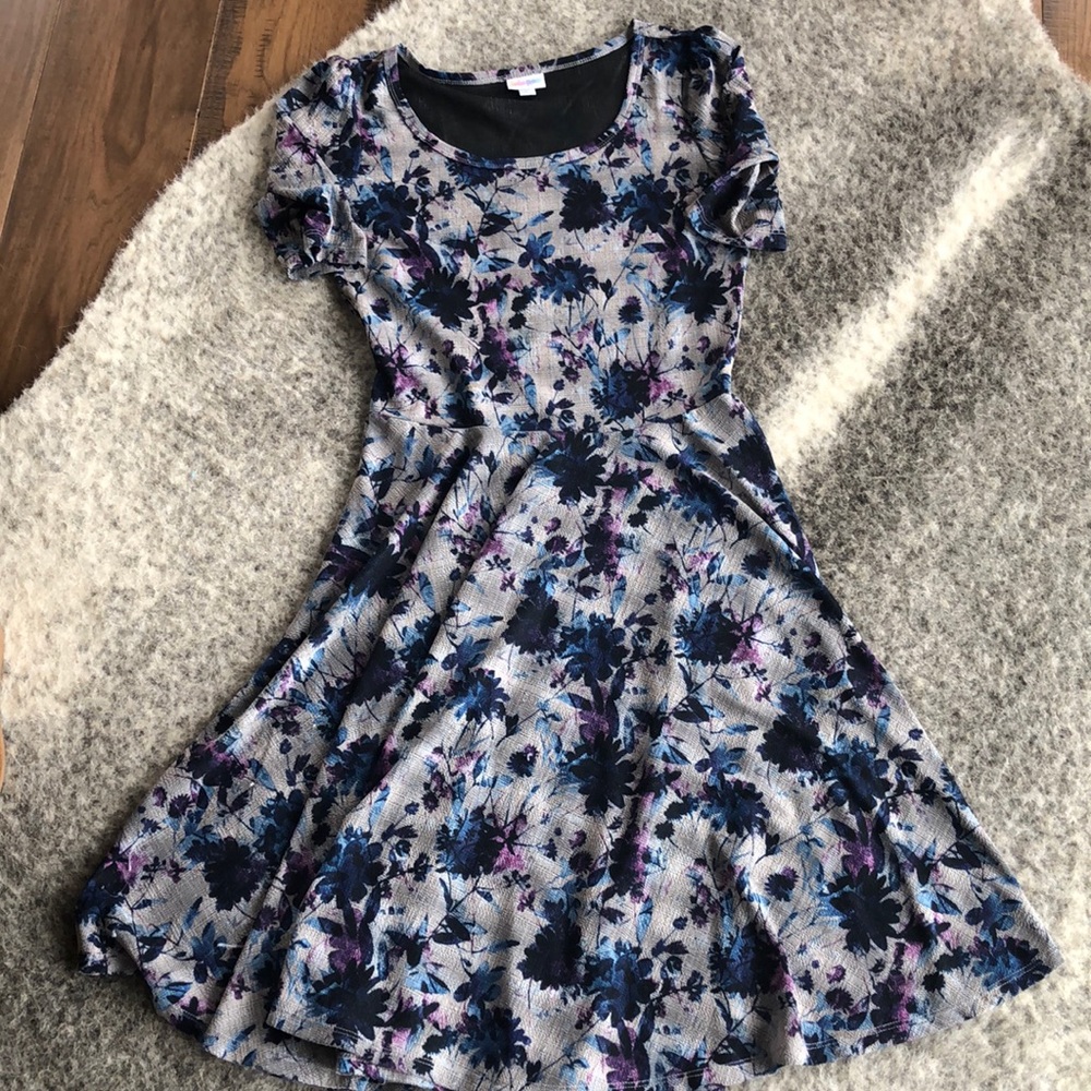 Large, stretchy Nicole from LuLaroe.
